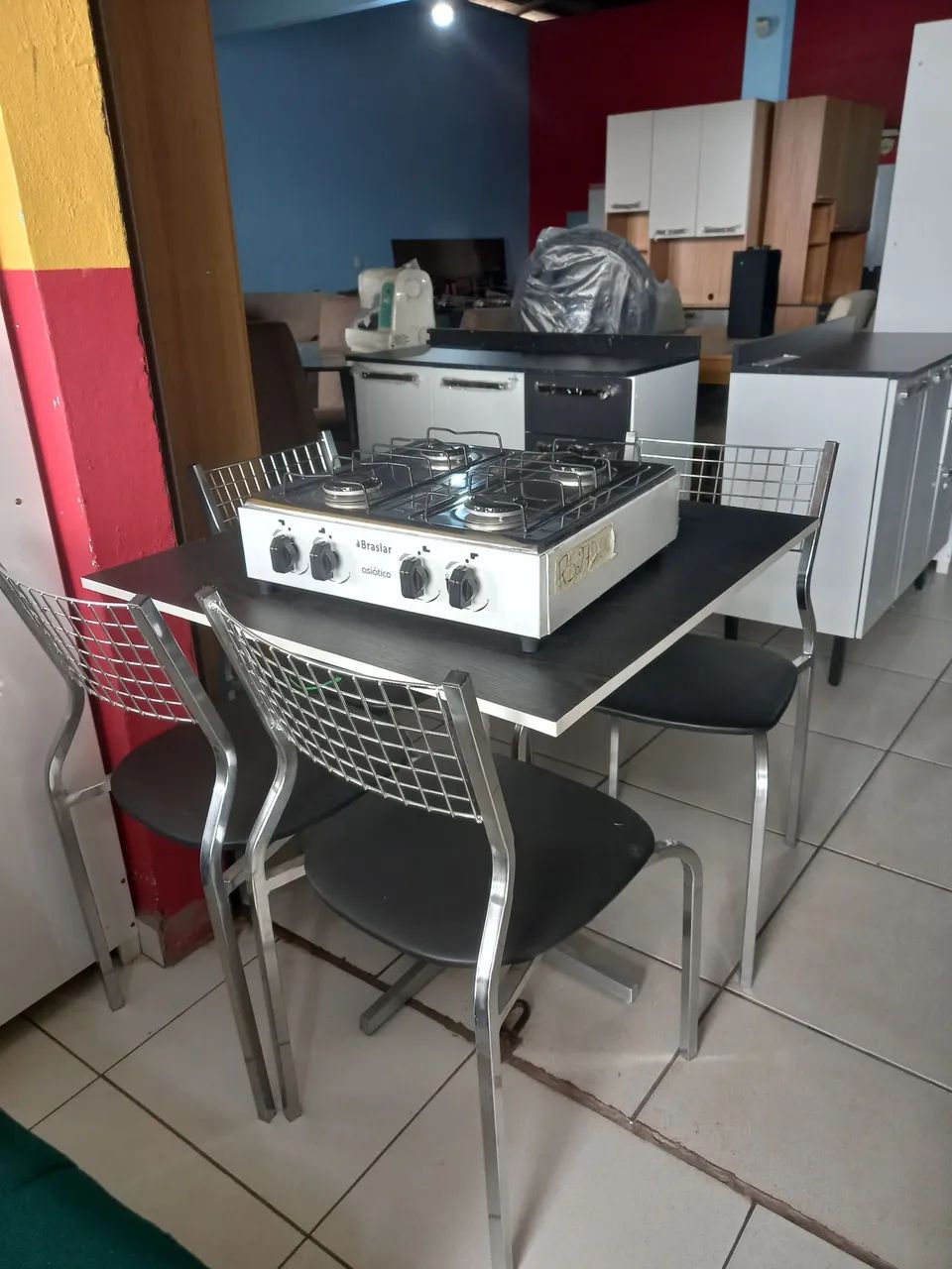 Mesa de 4 cadeiras de segunda mão  - Foto 2