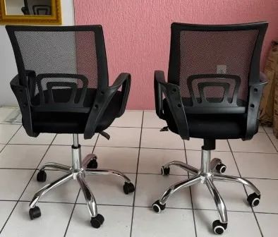 2 Cadeiras Executivas de Escritório Tela Mesh Base Cromada - Foto 2