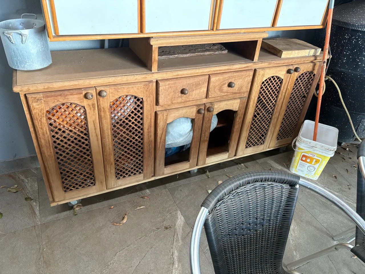 Vendo Armario madeira maciça