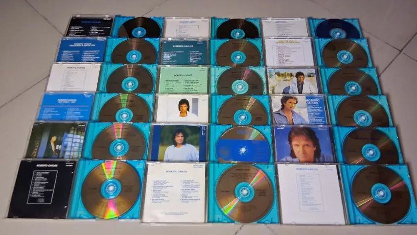CD Roberto Carlos 18 Discos Mídia Dourada / Azul - Original - Foto 2