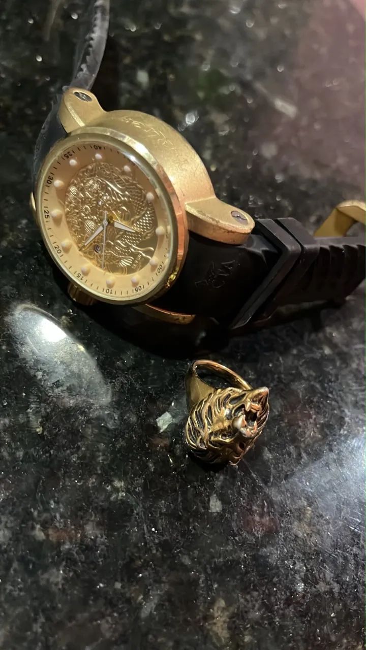 Relógio e anel 