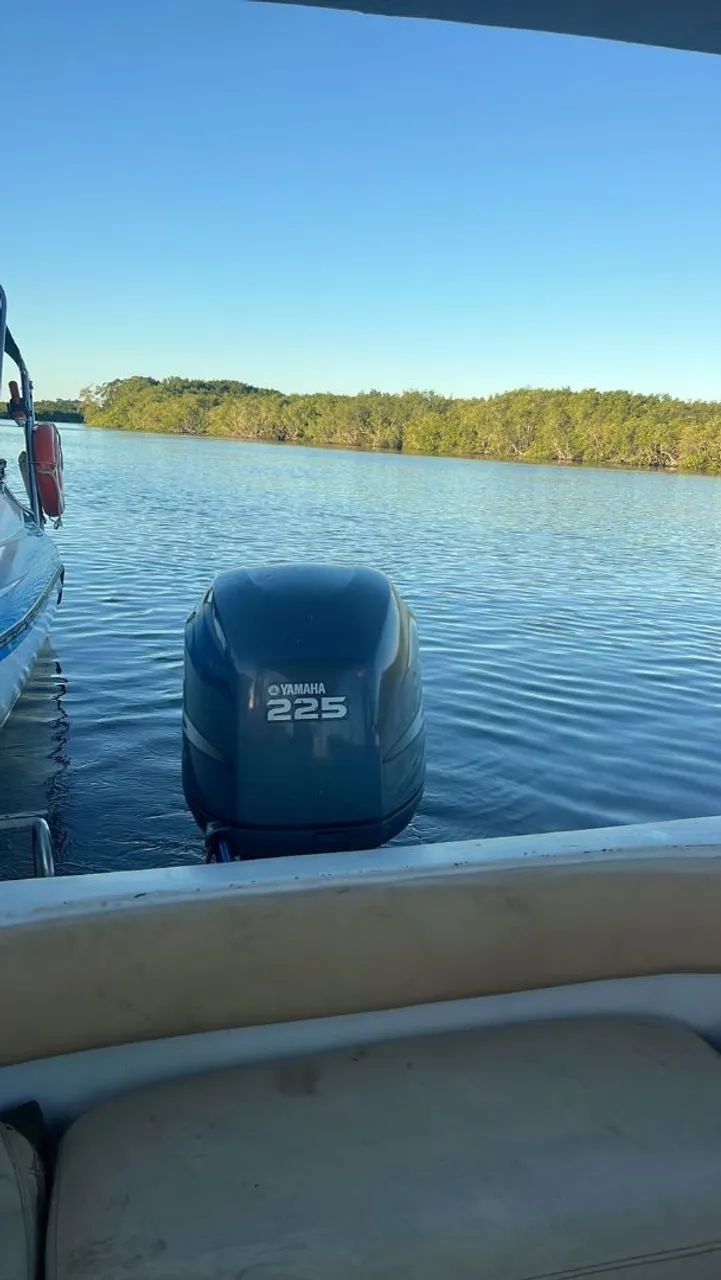 *Motor Yamaha 225 HP seminovo*