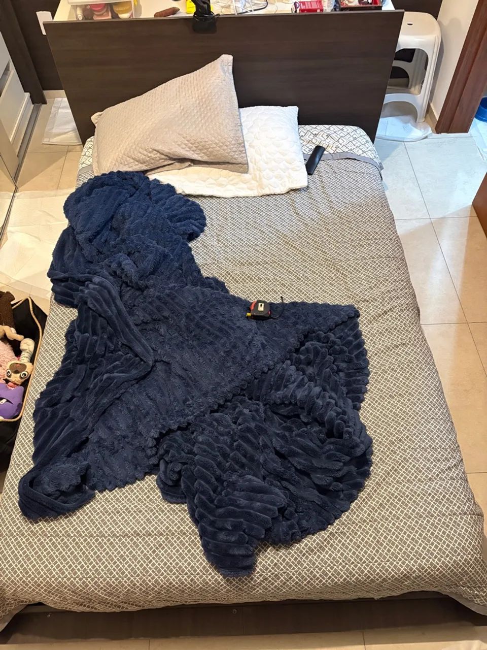 Cama escrivaninha juntas 