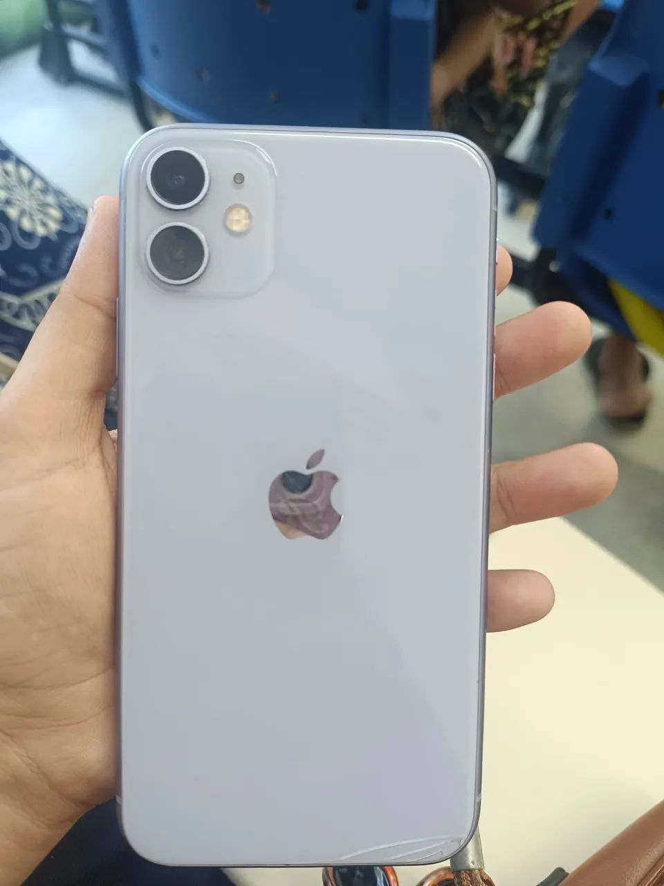 iPhone 11 64gb lilás pegando tudo - Foto 2