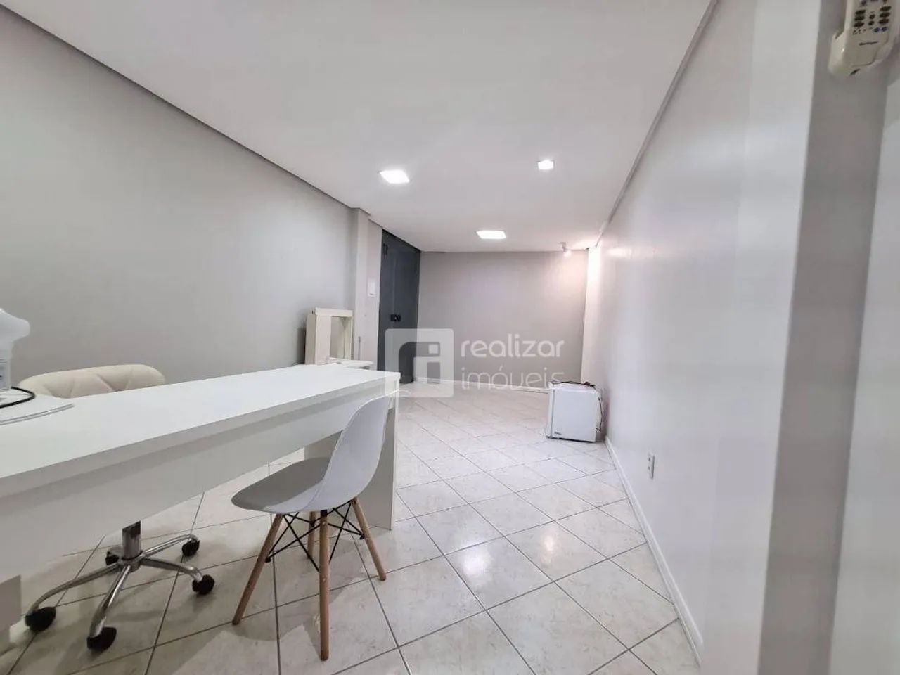 Loja Comercial à venda, Kobrasol, São José - LO0002.