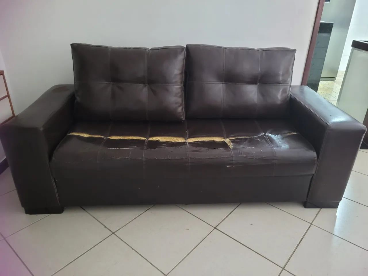 Sofá para doação, necessário reparo - Foto 3