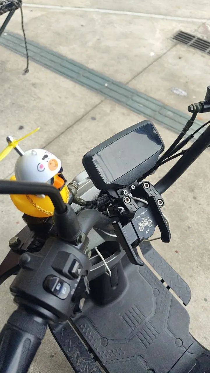 Moto elétrica 1000w + capacete  - Foto 4