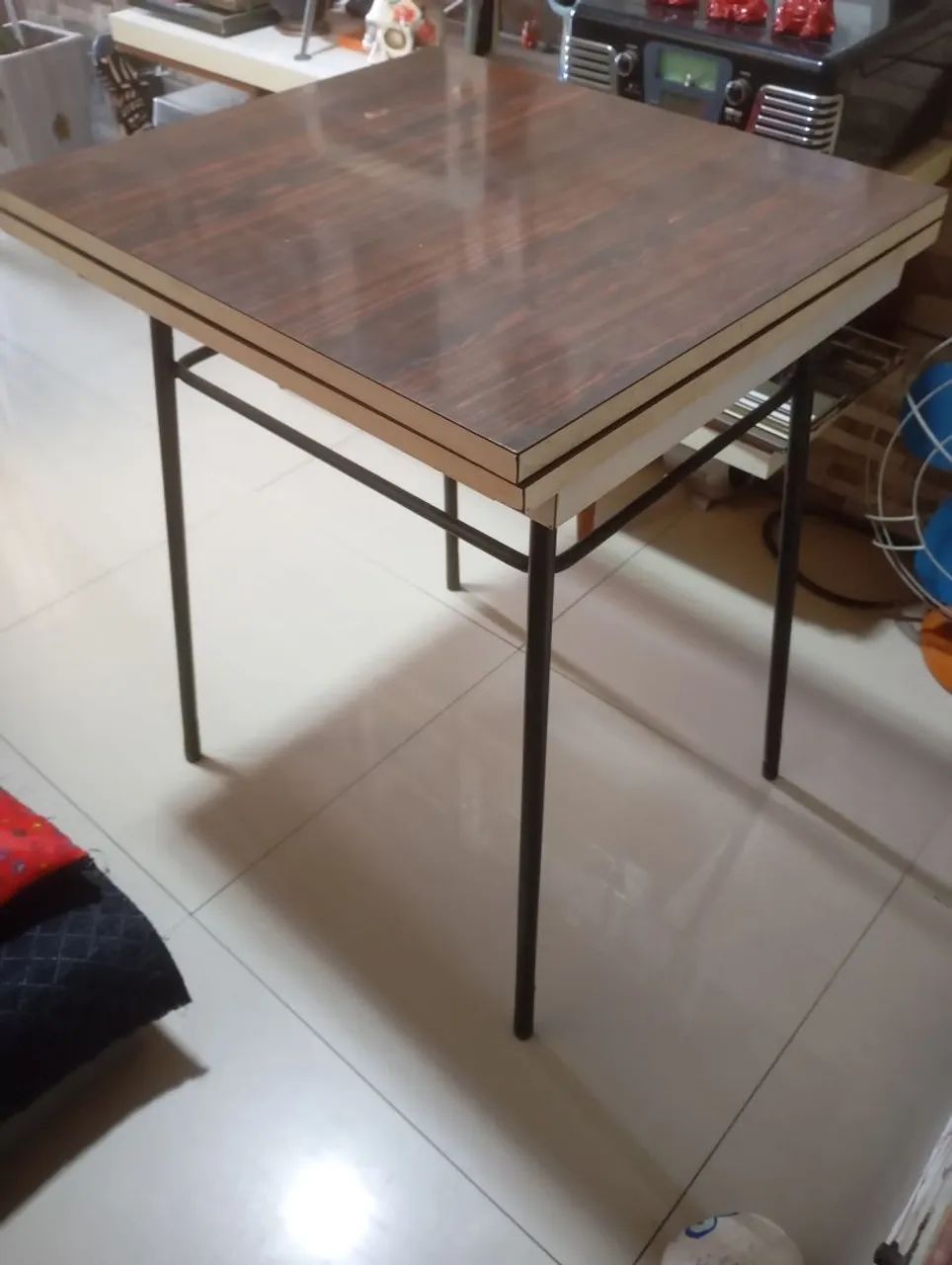 Mesa Jacarandá anos 70