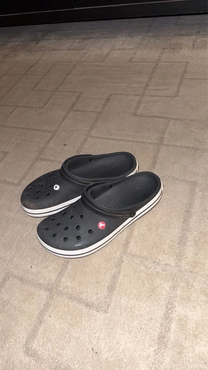 CROCS PRETO ORIGINAL 42 - Foto 4