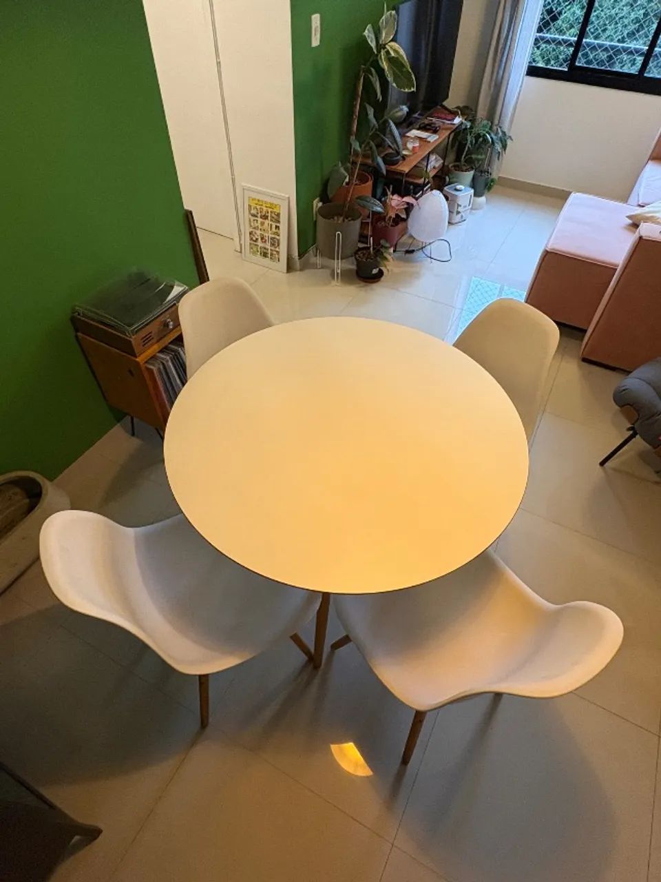 Mesa Eames MDF (90cm) com 4 cadeiras - Foto 3