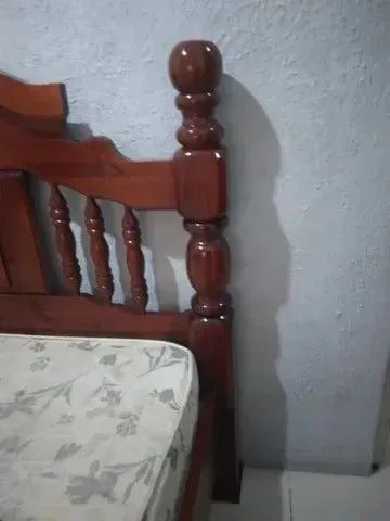 Cama de casal de madeira rústica - Foto 3