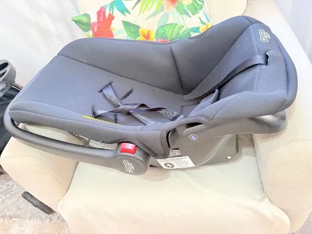 Carrinho de bebe com bebê conforto Cosco - Foto 5