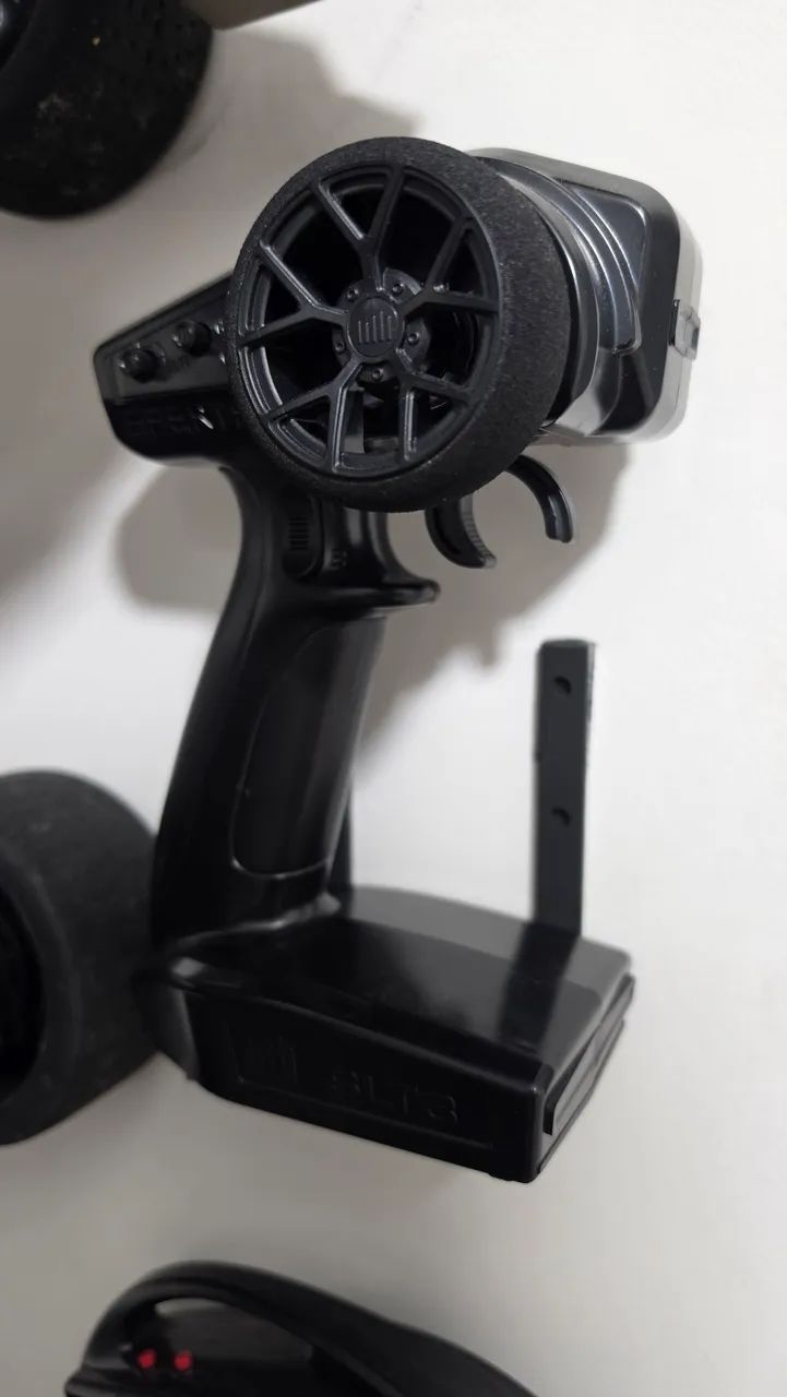 Automodelo Arrma Typhon 223S - Foto 2