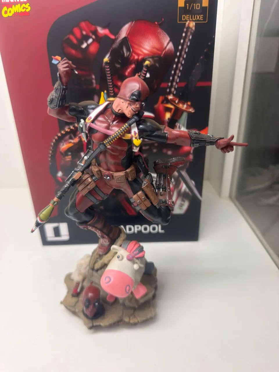 Deadpool - Iron Studios - Perfeito - Na caixa 