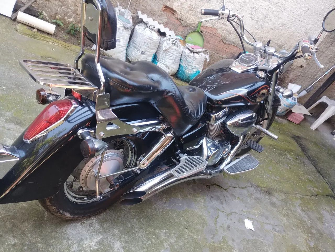 Honda shadow 750.