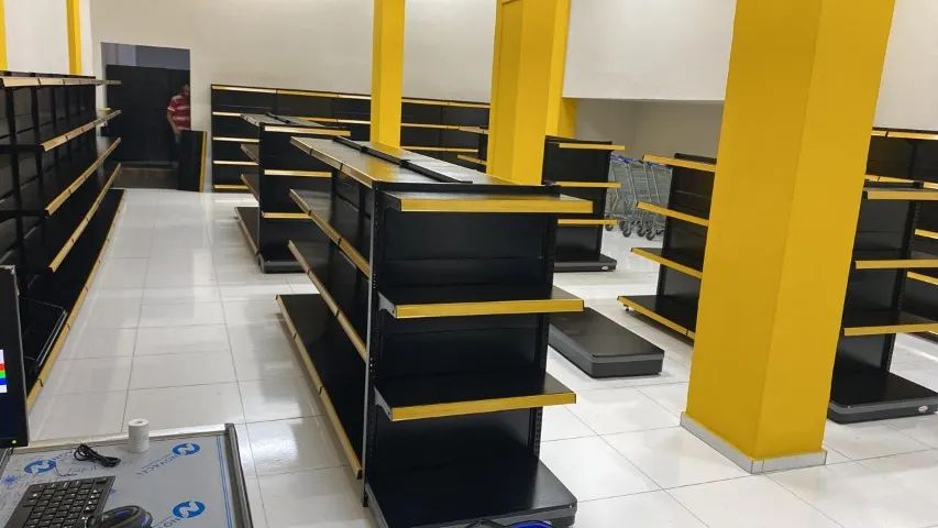 VENDO GONDOLAS SEMI NOVAS