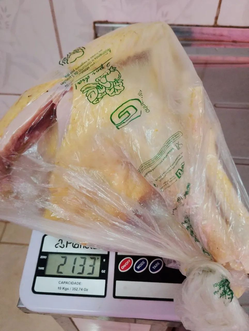 Galinha caipira mais dê 2 kilos 70 reais retirada na passarela dó metro água branca 