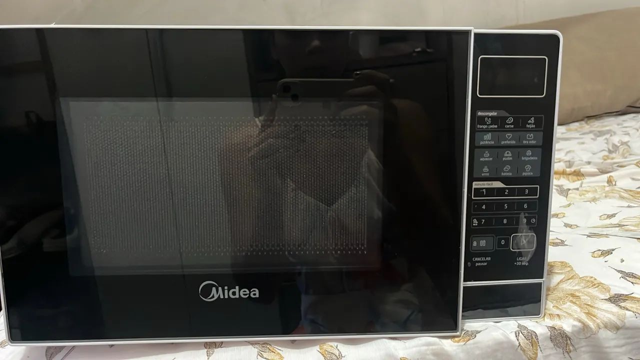 Microondas Midea usado  - Foto 2