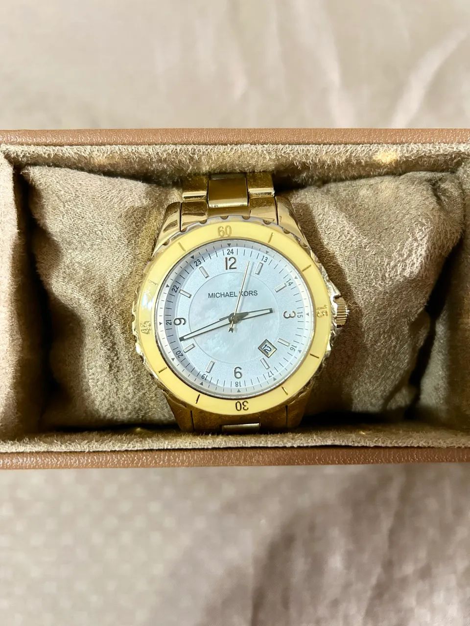 Relógio Michael Kors MK5174 Dourado Original - Com Caixa e Certificado - Foto 2