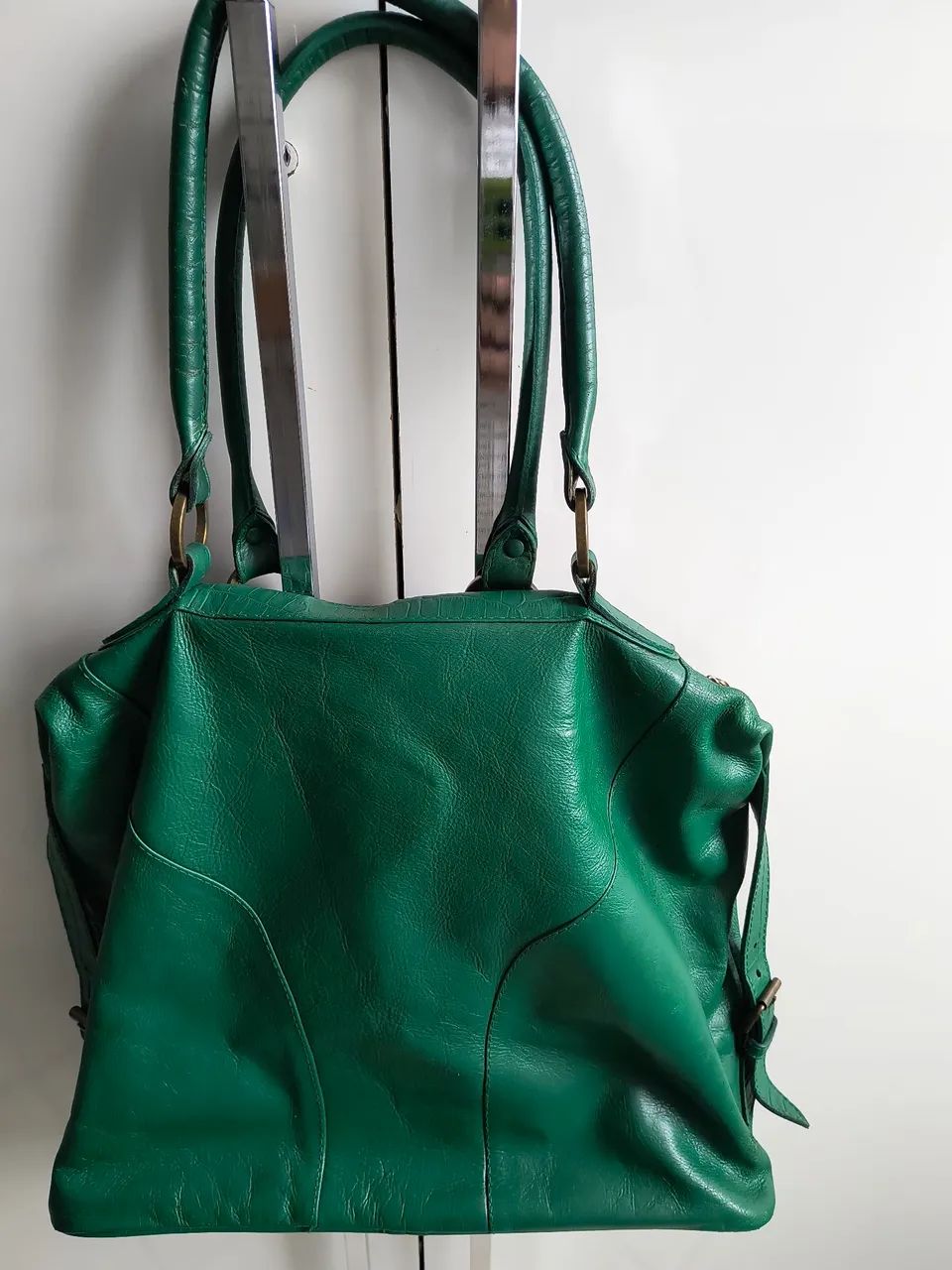 Bolsa Couro Legitimo verde Usada - Foto 3