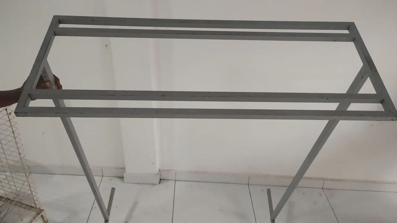 Expositor de vassoura e rodo