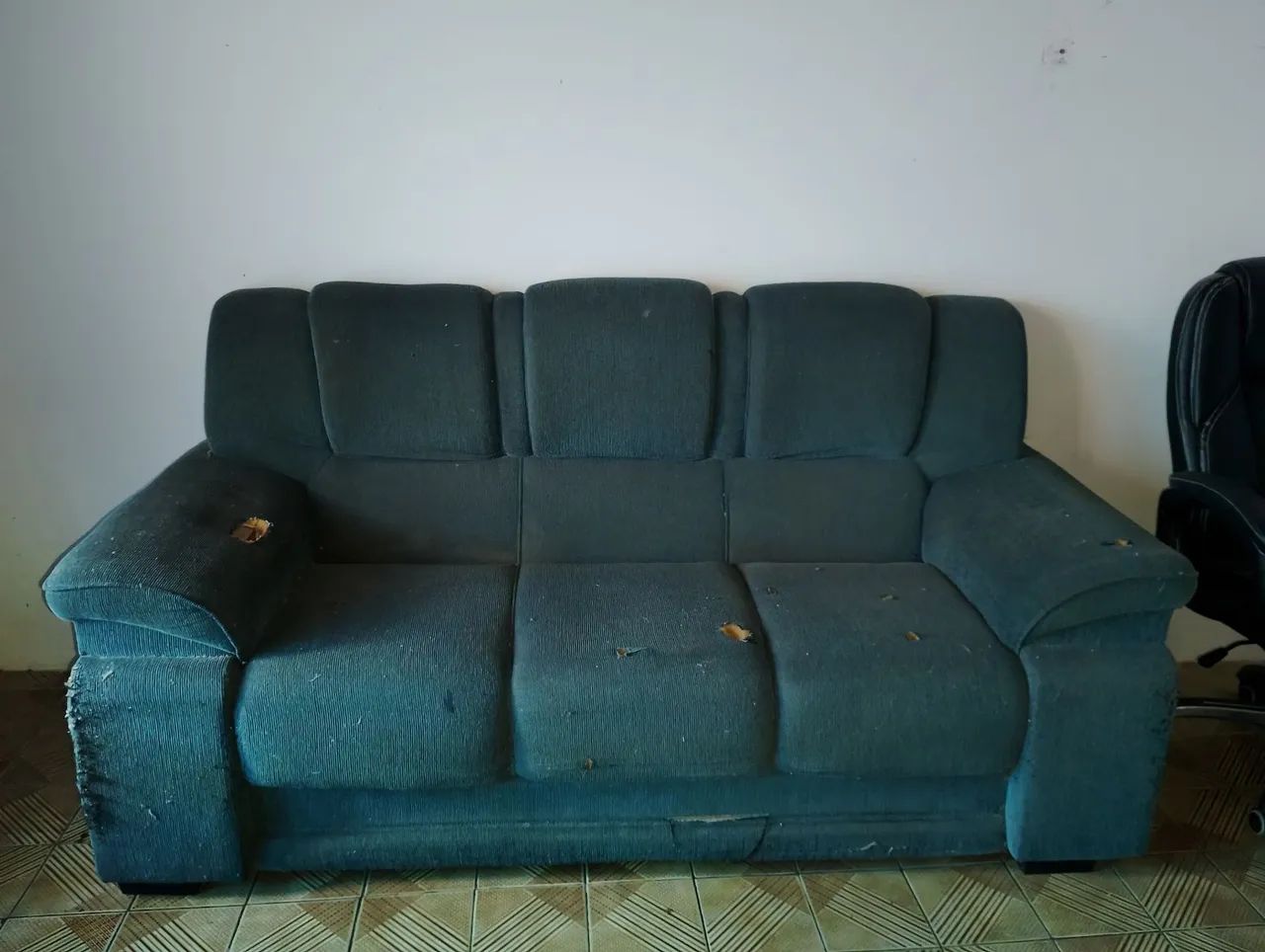 Sofá três lugares