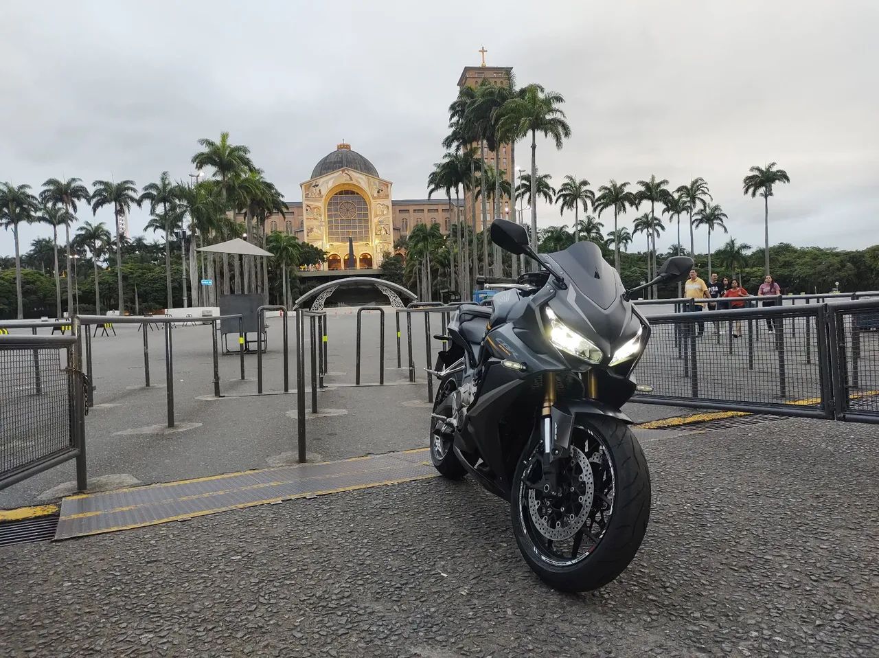Cbr650 r - Foto 4
