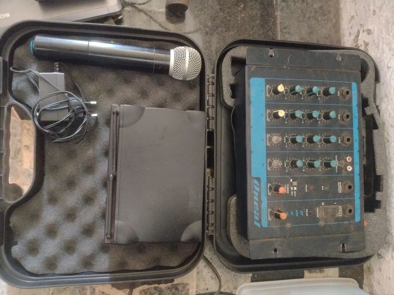 Mesa de som  mais microfone 