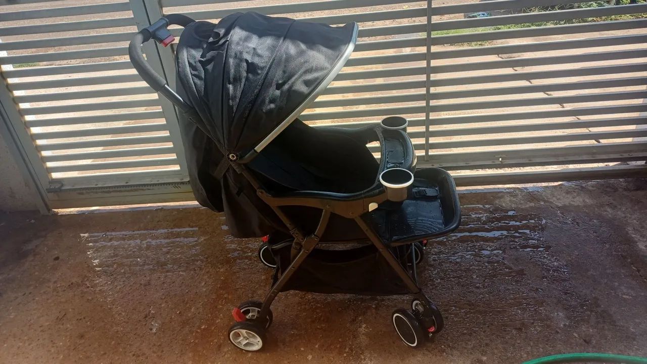 Carrinho de bebê semi novo  - Foto 2