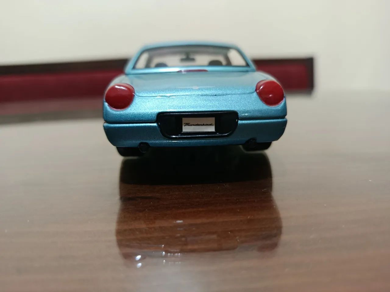 Miniatura Ford Thunderbird 1/25 - Hobbies e coleções - Teutônia