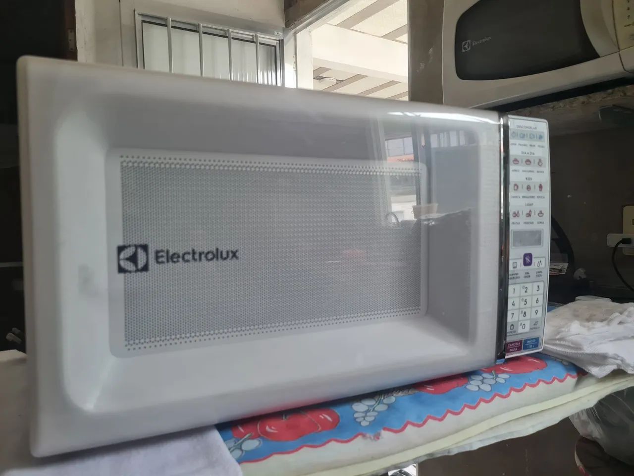 Micro-ondas Electrolux 34 L
