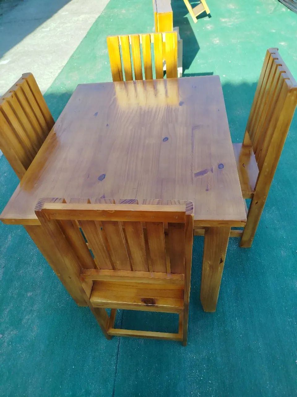 Conjunto de mesa e 4 cadeiras  - Foto 2