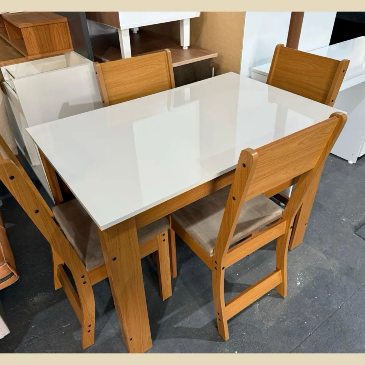 Mesa com 4 cadeiras - entrego hoje  - Foto 2