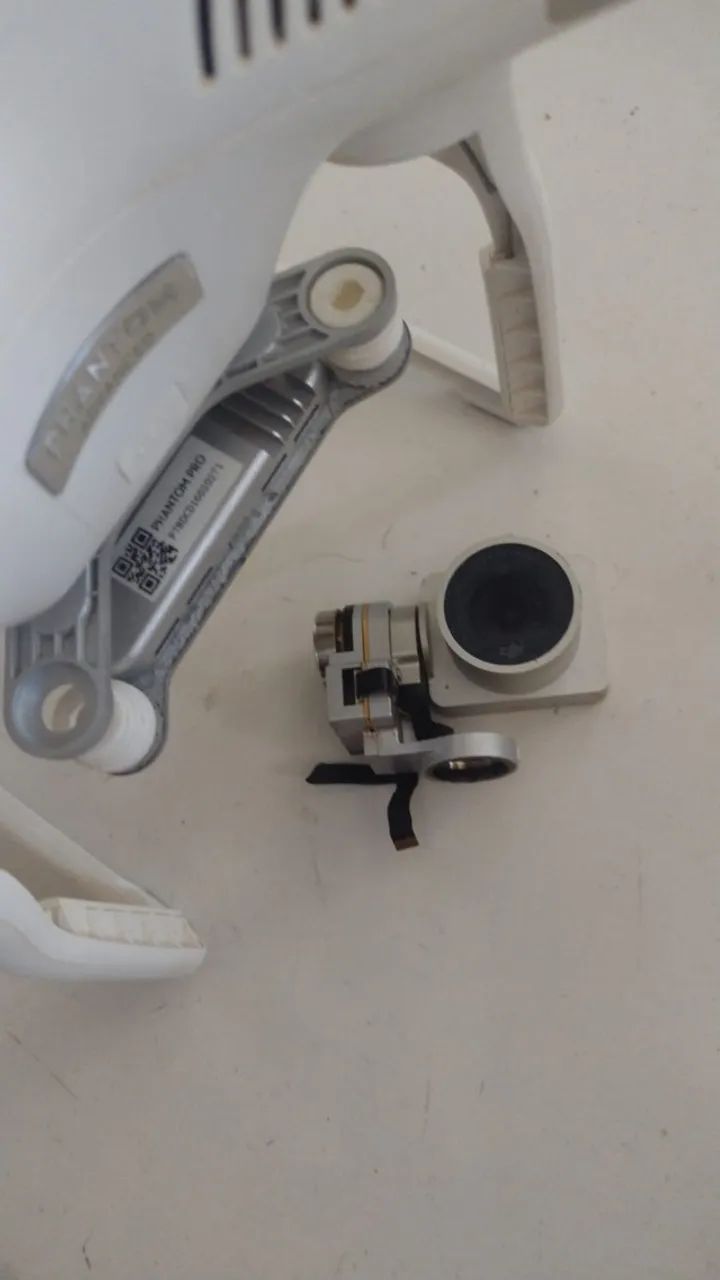 Drone funcionando , fata a fonte ,  a camera está solta vai com case - Foto 2