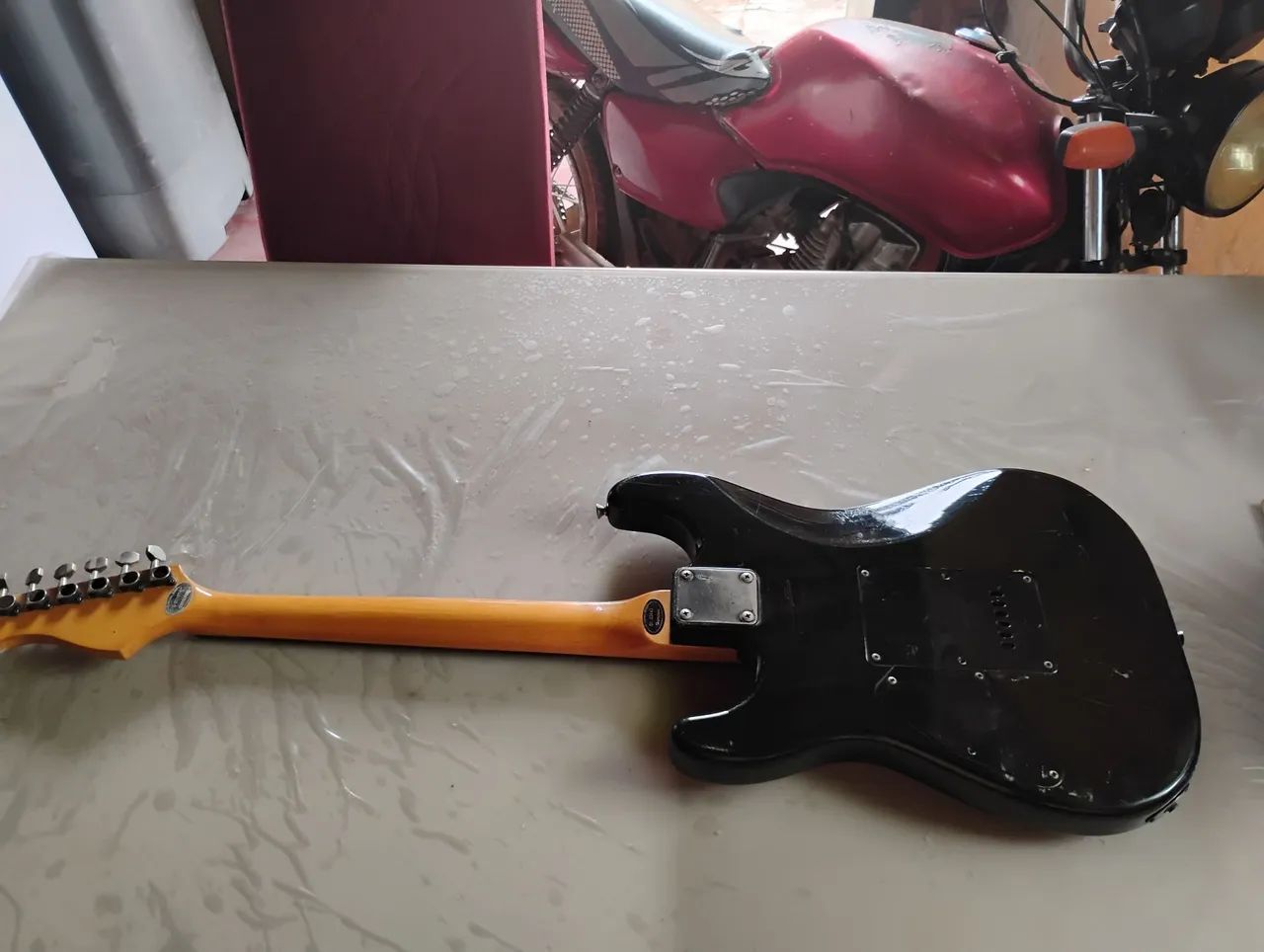 Vende-se  guitarra pedaleira cubo - Foto 2