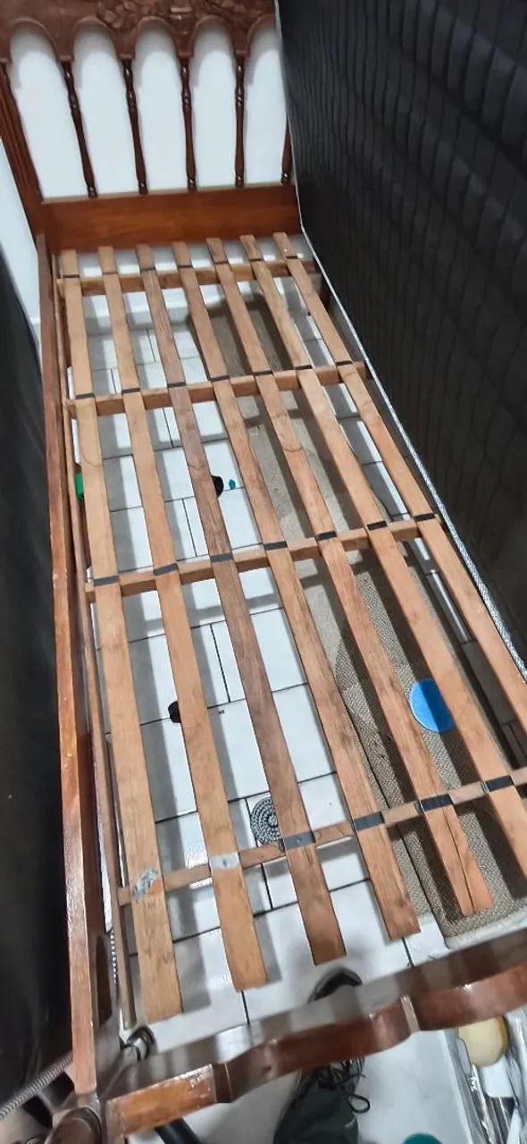 Cama solteiro madeira maciça com colchão pouco uso - Foto 4