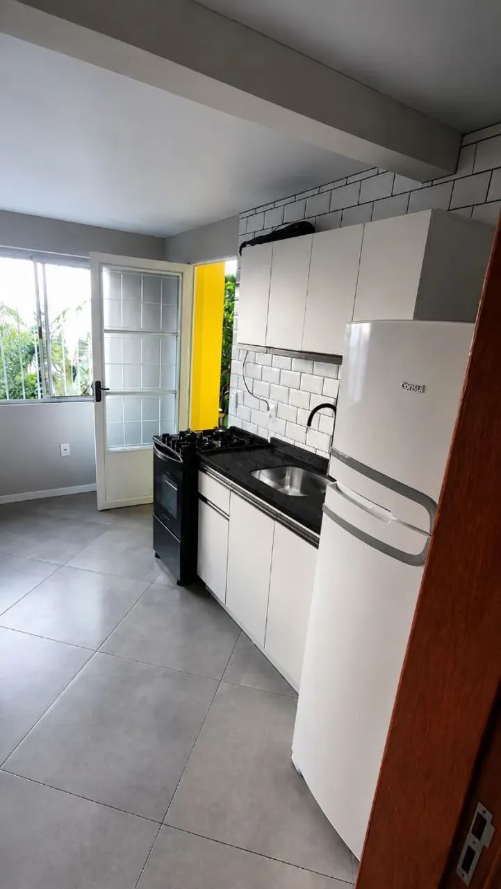 Apartamento no centro, 1 quarto, 600m da Mauro Ramos