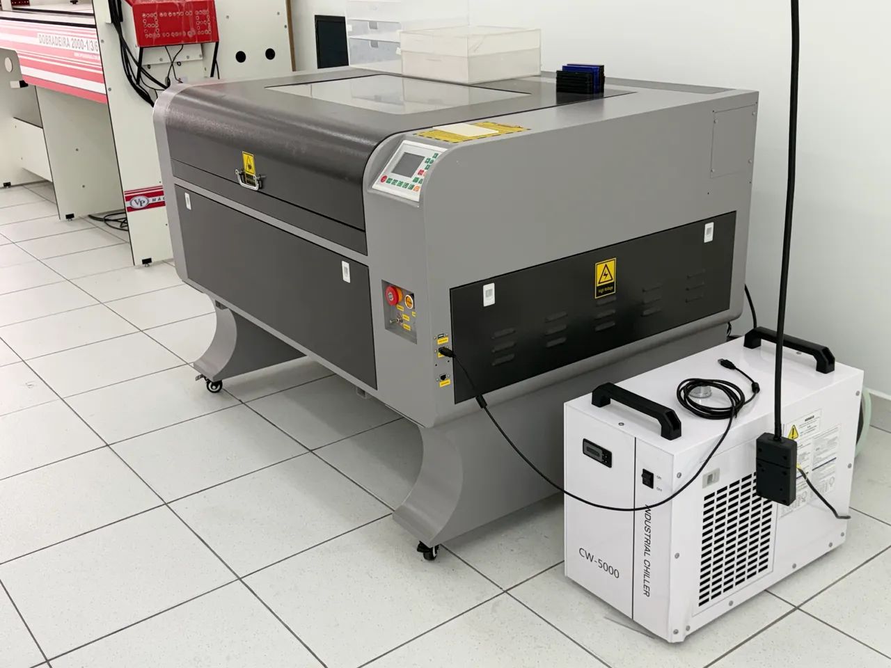 Vendo Empresa de Itens em Acrílico com todo o maquinário  - Foto 2