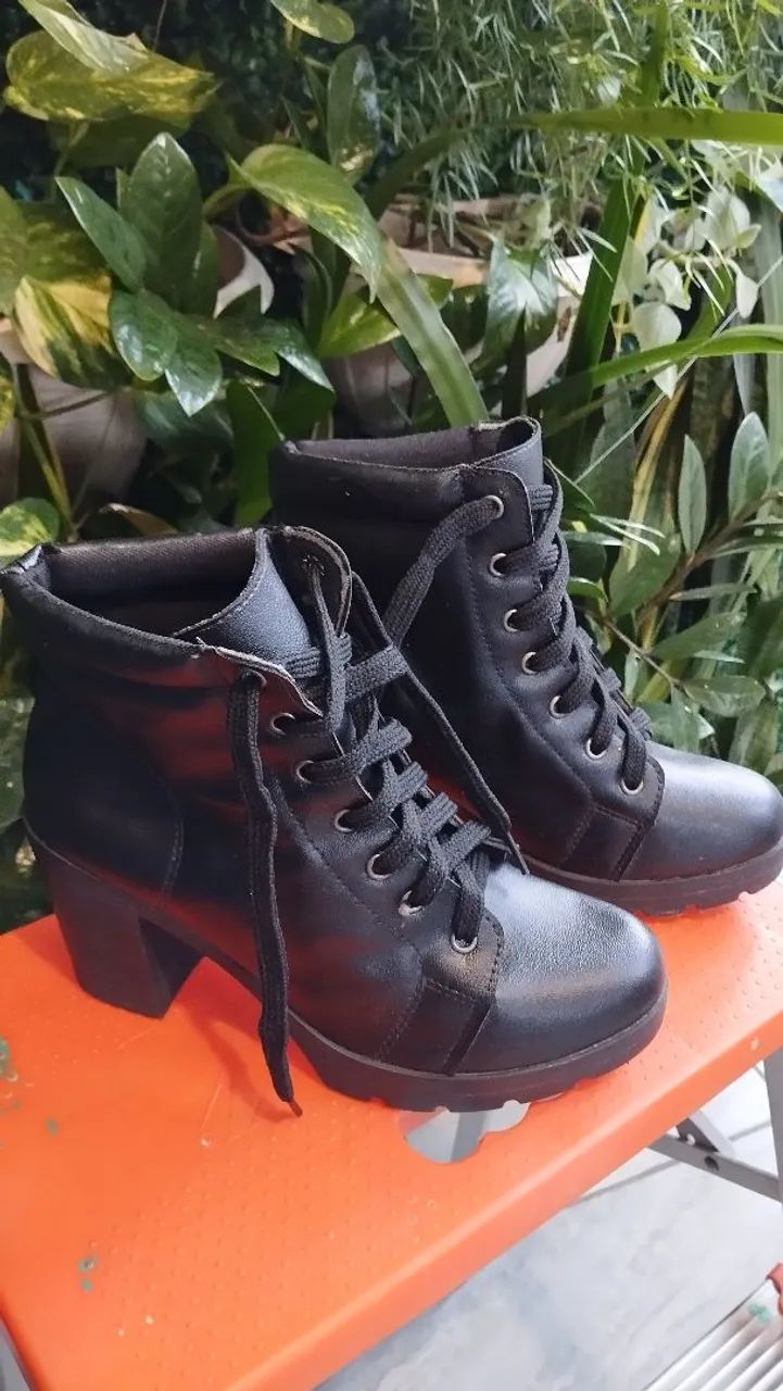 BOTA CANO 