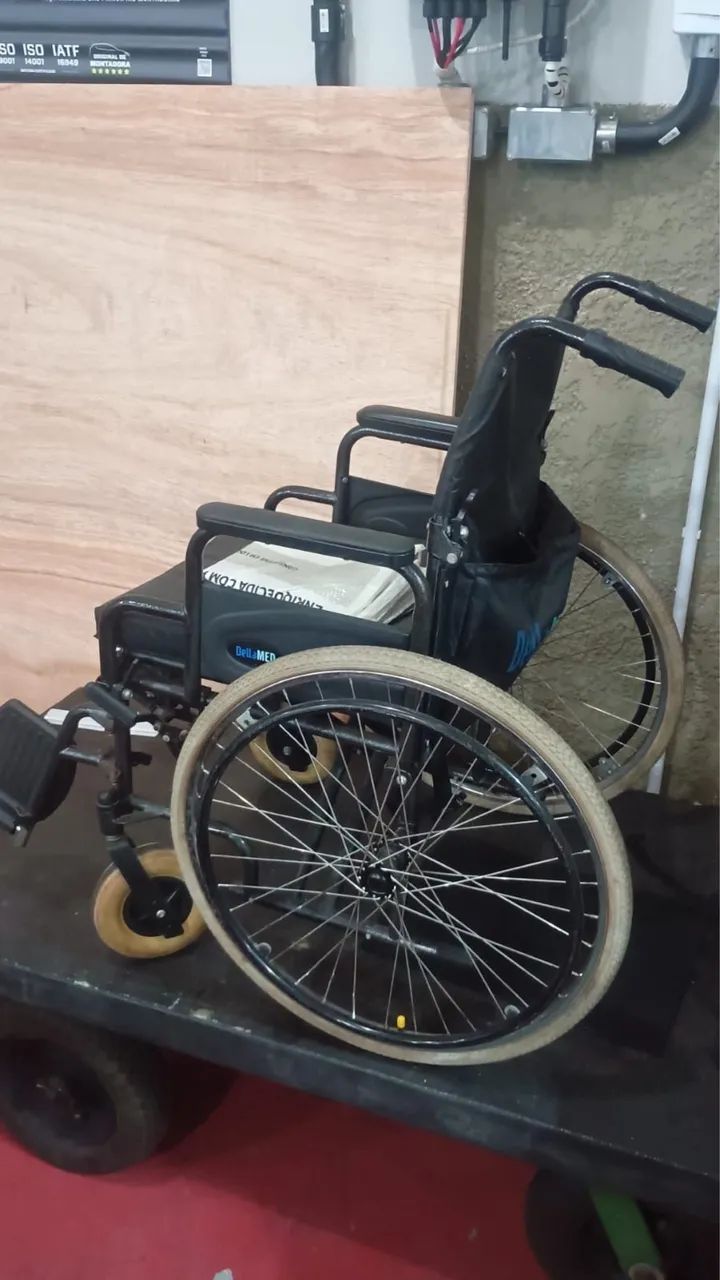 Cadeira de Rodas - Foto 2
