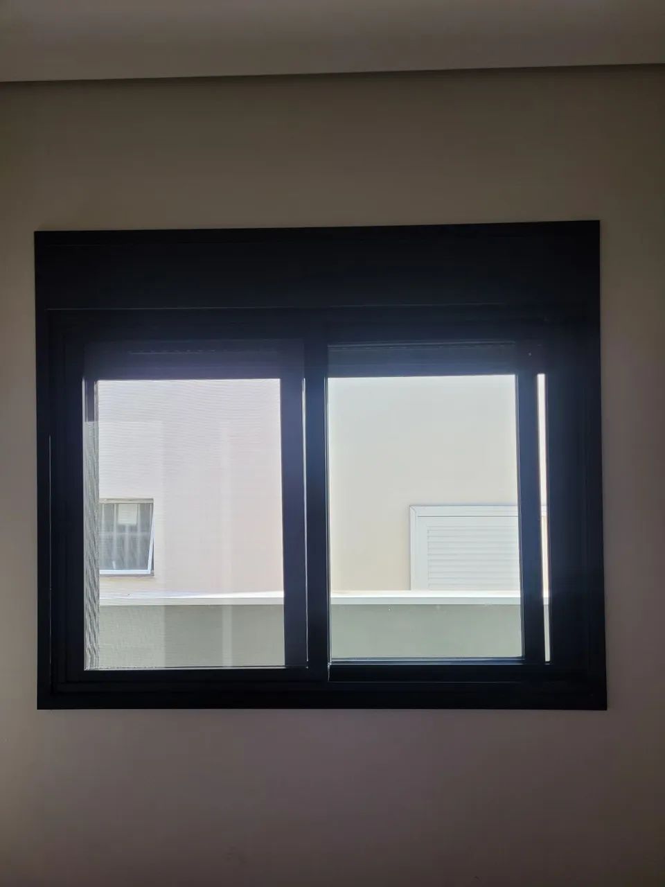 Janela com persiana integrada automática  - Foto 3