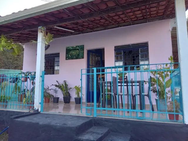 Linda Casa com Piscina, Ampla Varanda e 5 Vagas - Foto 4