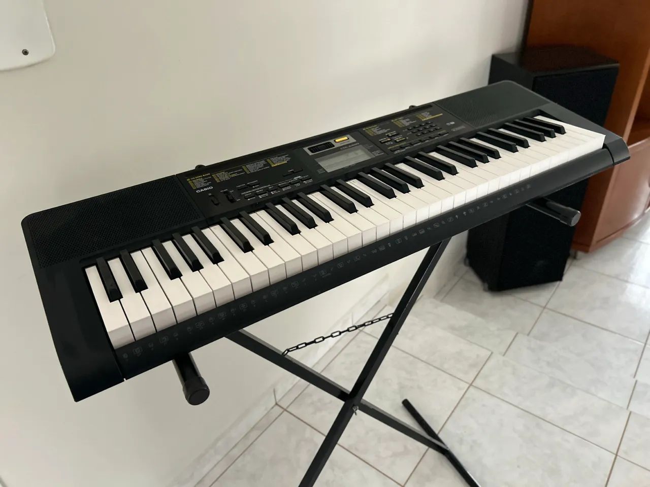 Teclado Casio CTK-2400 - Foto 2