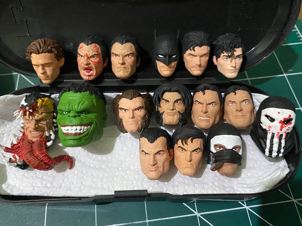 Lote completo 16 heads custom diversos action figures marvel legends e outros  - Foto 5