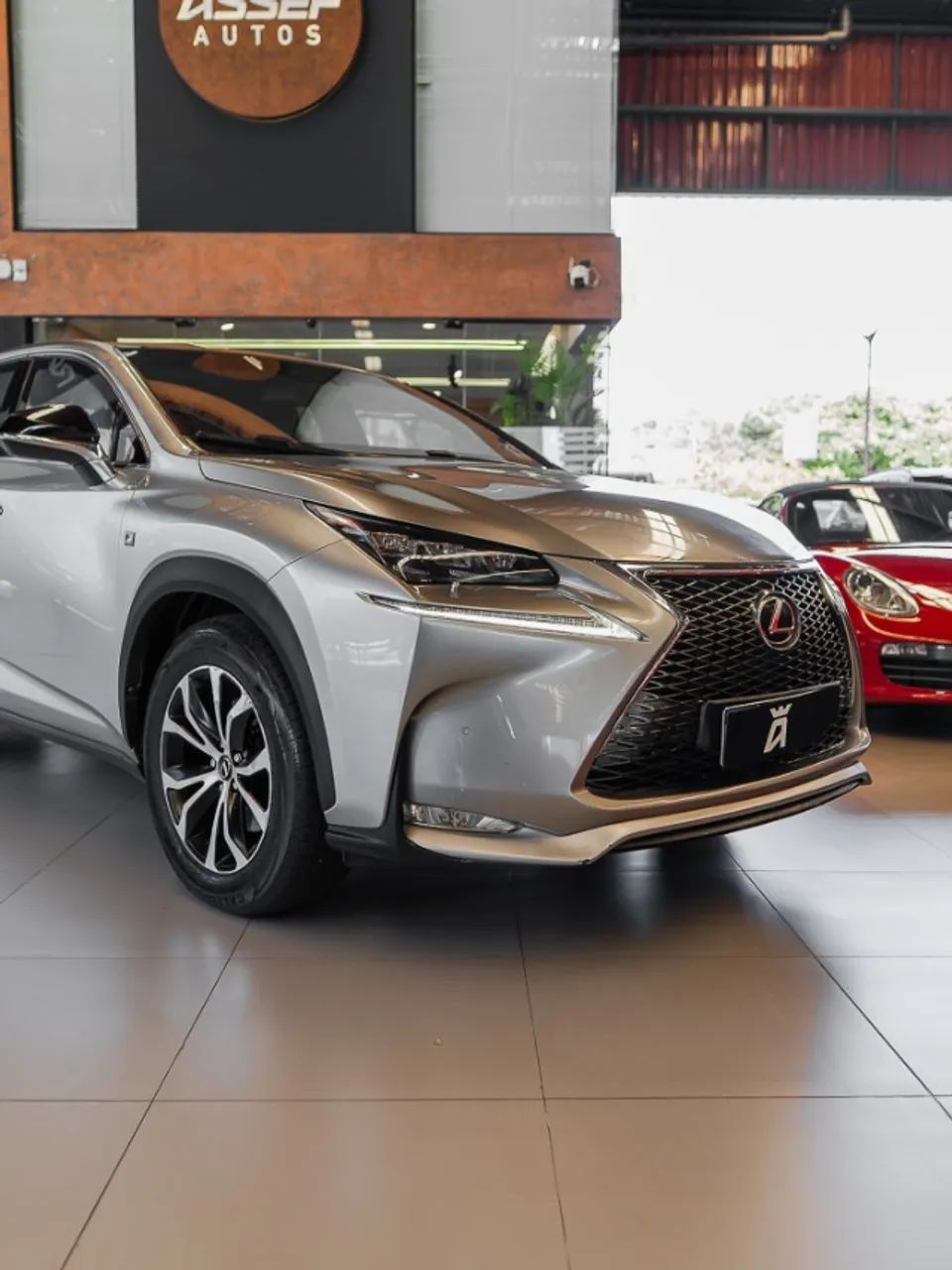 Lexus NX-200t F-sport 2.0 16V 238cv Aut., foto 7 de 18