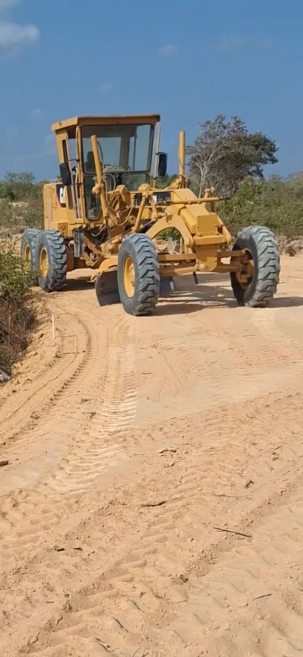 Motoniveladora 120H caterpillar operacional 