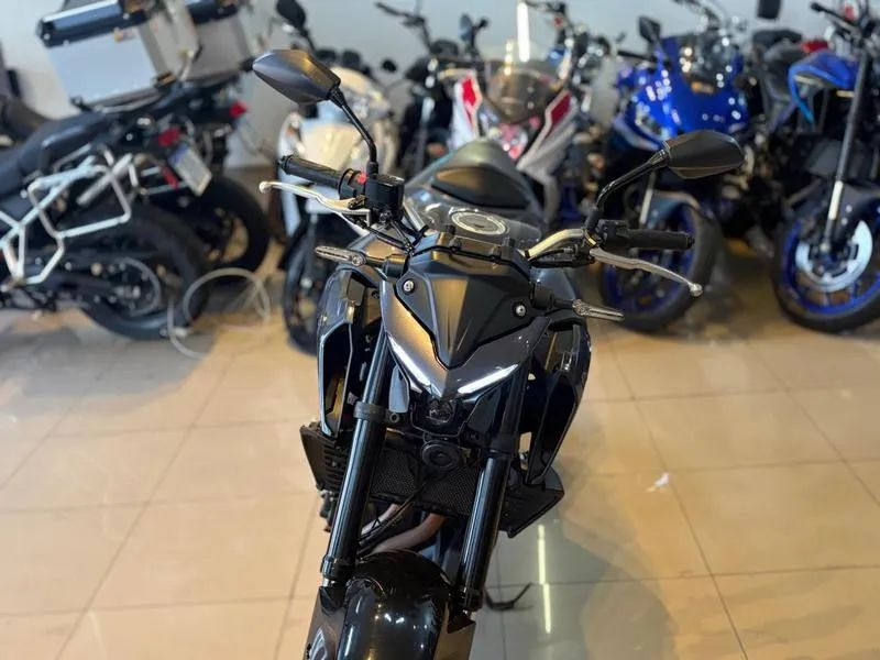 YAMAHA MT03 ABS 2025 - Foto 3