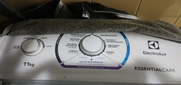 MÁQUINA DE LAVAR ROUPAS ELETROLUX BRANCA, 11KG, 220V - Foto 4
