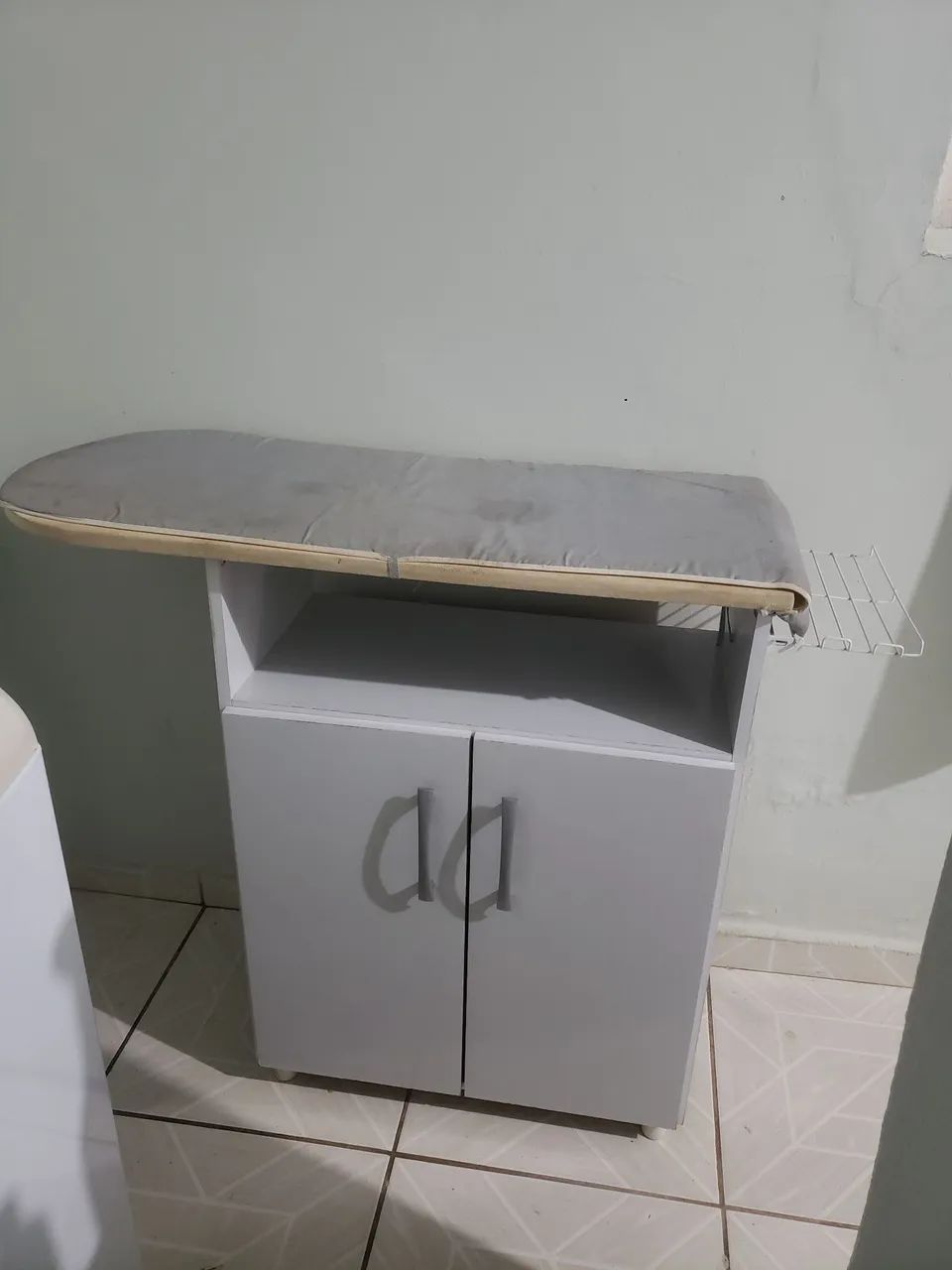 Tábua de passar com armário multiuso - Foto 2