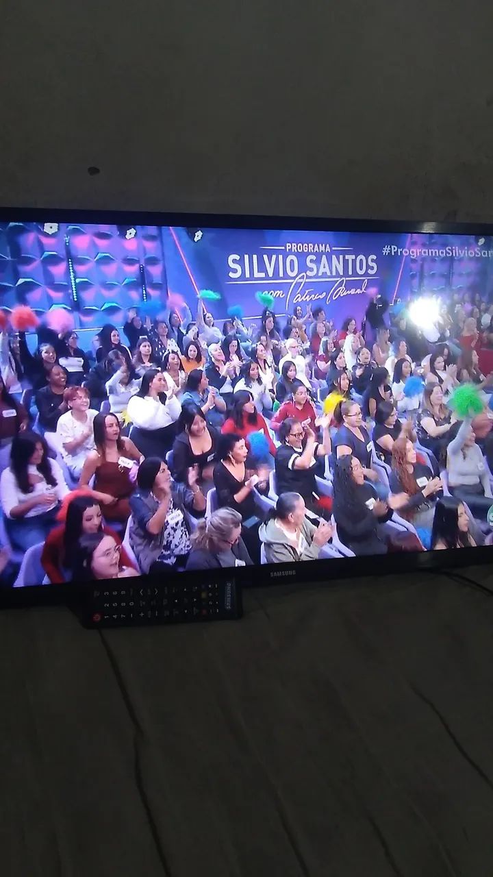 TV Samsung 32 polegadas srmart com controle.  - Foto 2